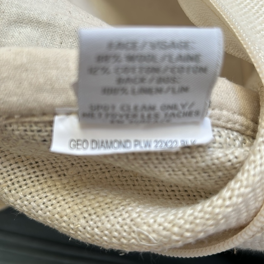 Two pillow covers (no inserts) - Picture 7 of 7